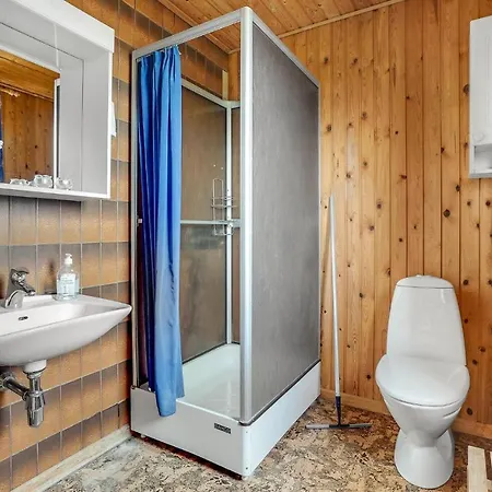 בית נופש 2 Bedroom Lovely In