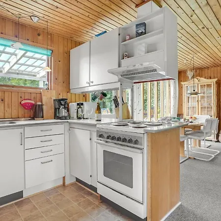 2 Bedroom Front In *